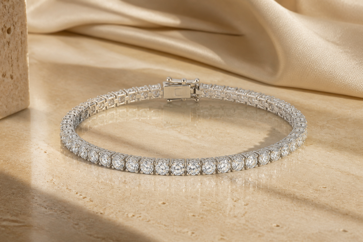 White-gold moissanite tennis bracelet with matched stones