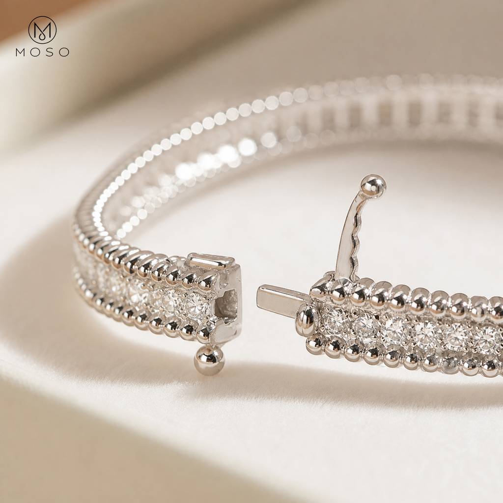 Aria moissanite bangle clasp and safety detail
