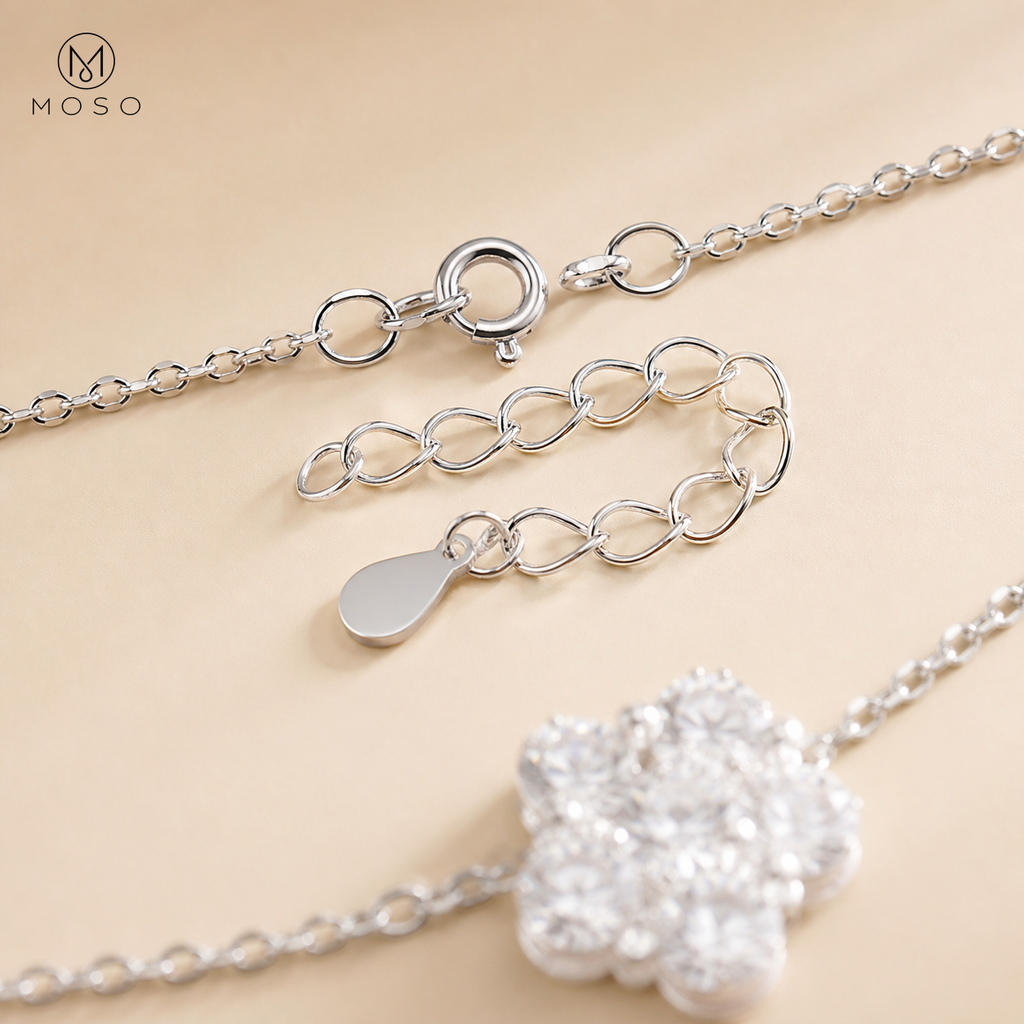 Penelope necklace adjustable chain and clasp detail