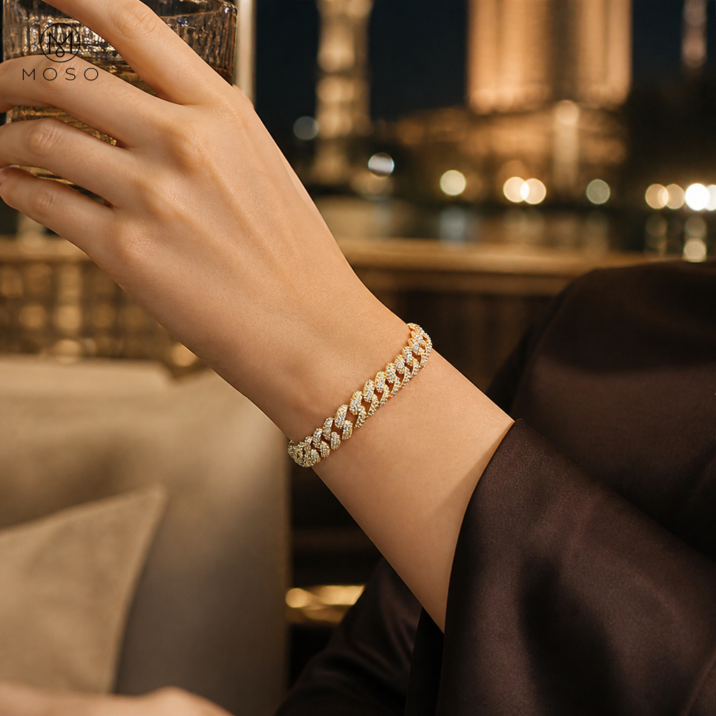 سوار Victoria من المويسانيت بتشطيب ذهبي